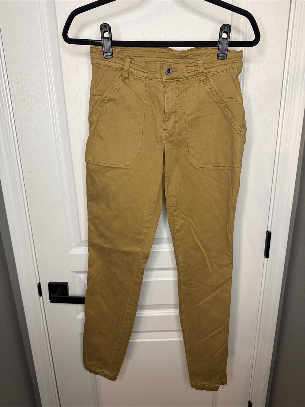 Kuhl Women's Skinny Pants in Tan